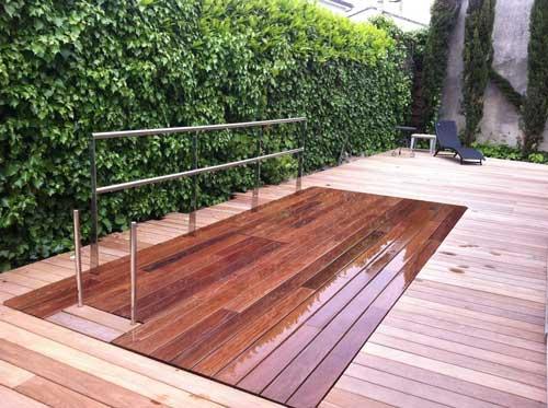 Fond mobile de piscine